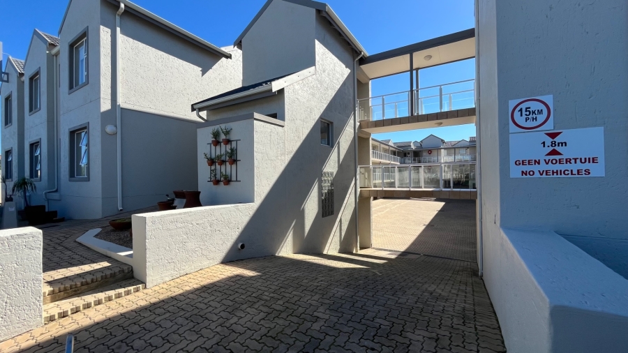 2 Bedroom Property for Sale in Hartenbos Central Western Cape